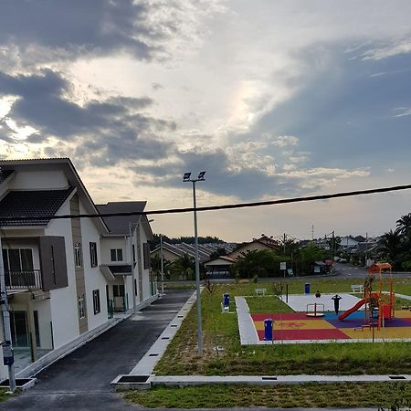My Homestay Klia Sepang Exterior photo